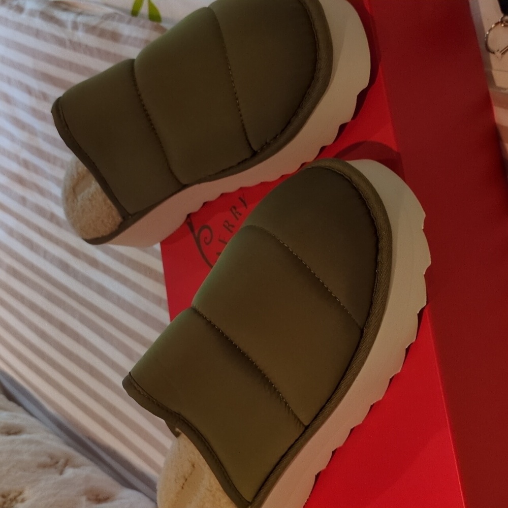 Platform Puffy mule